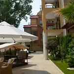 Bratanov Harmony 3 Jungle Apartment