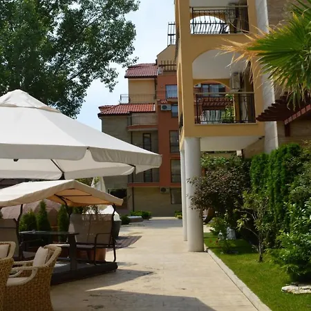 Bratanov Harmony 3 Jungle Apartament